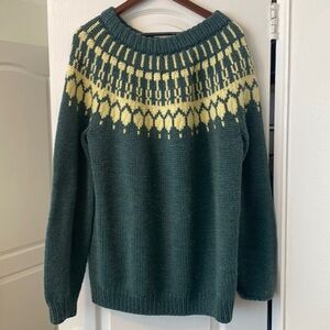 Flattering, trendy wool fisherman's sweater